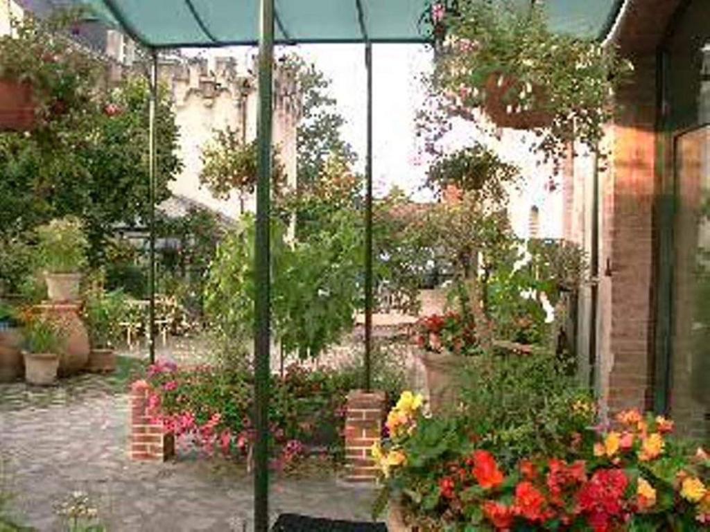 Au Fond De La Cour Veyre-Monton Exterior foto