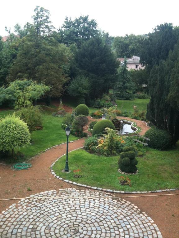 Au Fond De La Cour Veyre-Monton Exterior foto