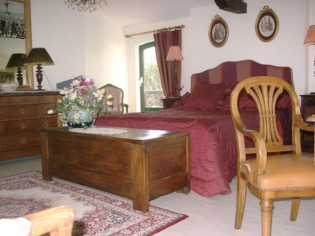Au Fond De La Cour Veyre-Monton Quarto foto